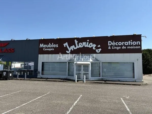Local commercial 460 m²