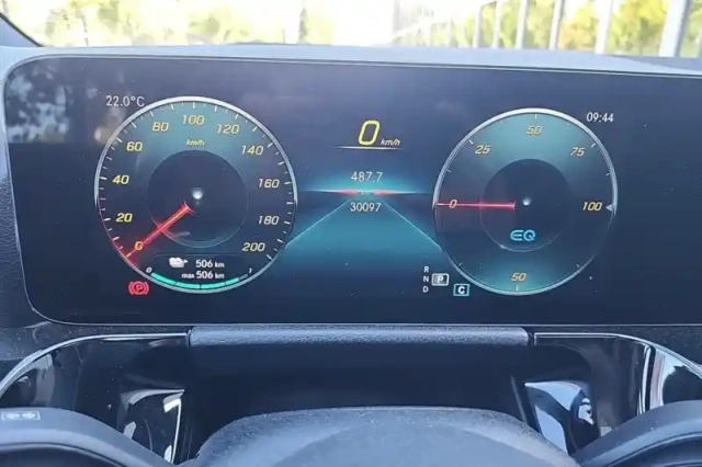 Mercedes Eqa 250+ — photo 17