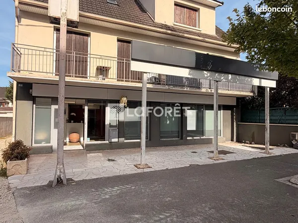 Local commercial 100 m² PONTAULT COMBAULT