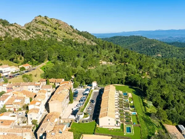 Jolie maison neuve dans le Golfe de Saint-Tropez, jardin, Jacu