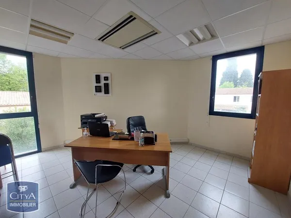 Location / Local Commercial