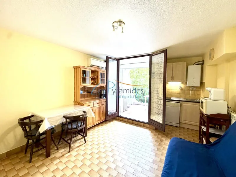 Photo 1