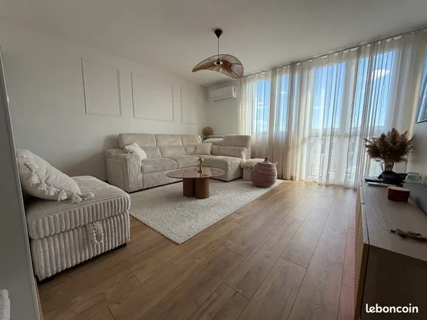 Appartement T3 bis climatisé - Refait à neuf - traversant 65m² - 2eme et dernier étage - Garage + Ca