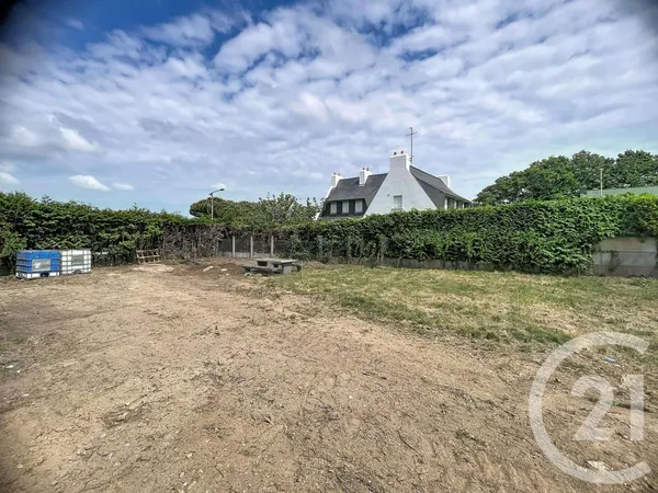 Terrain 180 m²