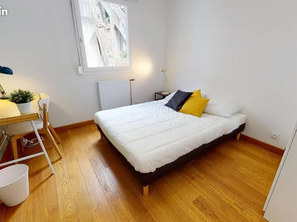 Chambre 6 pièces 98 m²