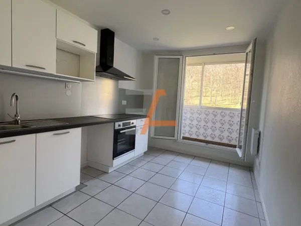 Appartement T4 de 82,78 m2 Vue exceptionnelle sur Saint-Ét