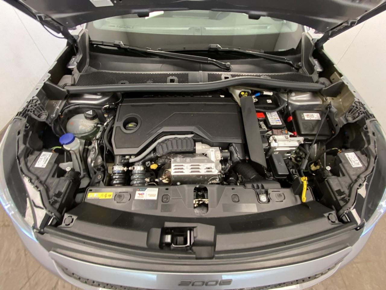 Peugeot 2008 hybrid 136 e-dcs6 style — photo 14
