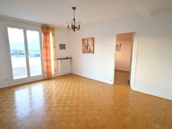 Appartement T3 - Balcon - 6ème étage