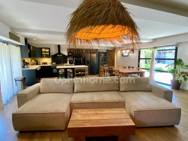 Maison 9 pièces 260 m²