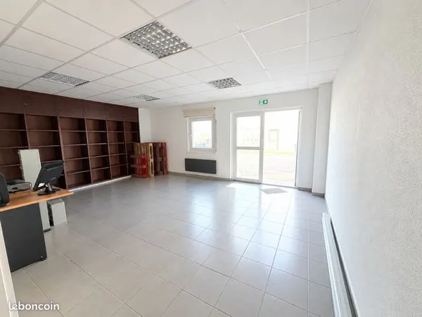 Rosheim Bureau avec stock ou atelier
