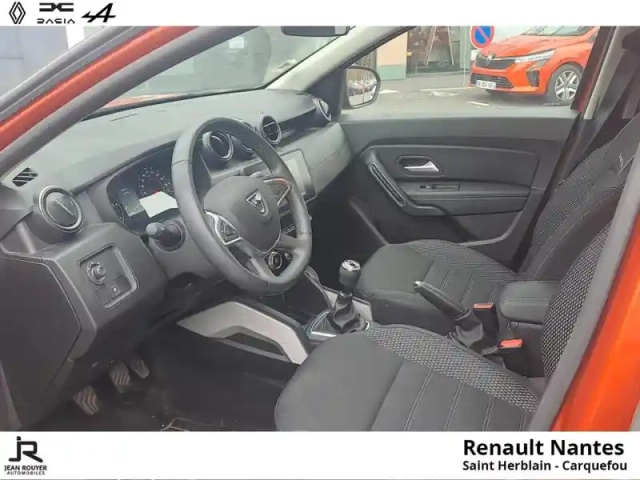 Dacia Duster 1.5 blue dci 115ch prestige + 4x2 — photo 11