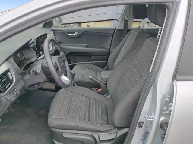 Kia Stonic 1.0 t-gdi 100 ch isg bvm5 active — photo 9