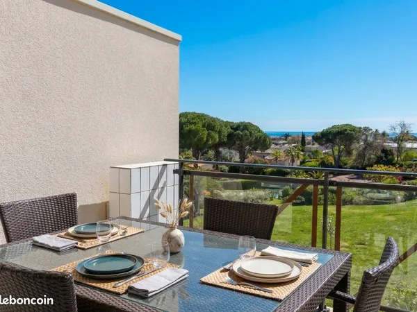 Appartement 2 pièces dans une résidence avec piscine