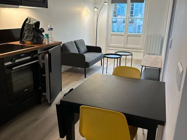 2 pièces centre ville refait avec charme