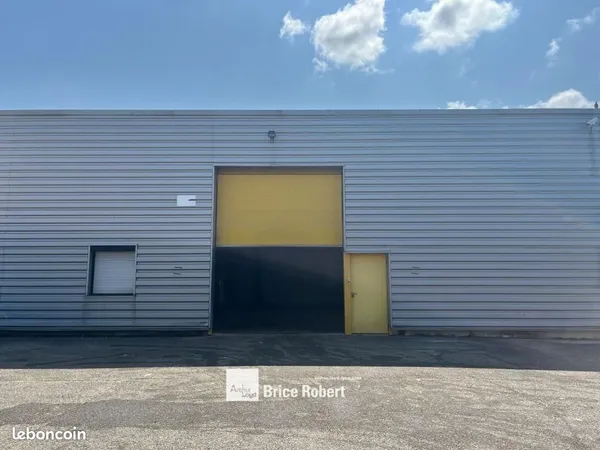 Local bureaux 450 m²