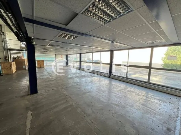 Local d'activité 790 m²