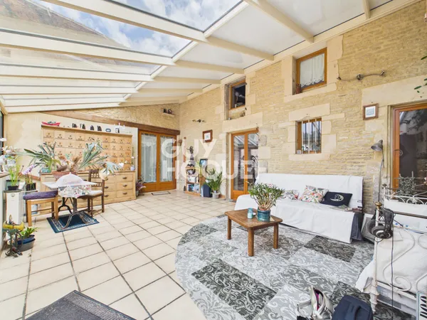 Maison à vendre de 9 pièces de 213.34 m²