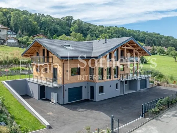 PROCHE VIAN : A PUBLIER Chalet récent avec vue lac