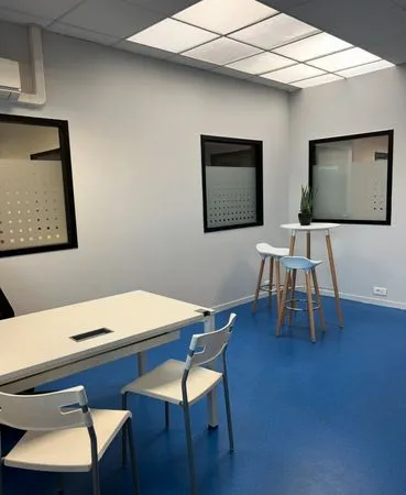 BUREAU 25 m² À LOUER - AVIGNON COURTINE - 440 HT / MOIS