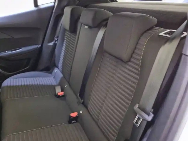 Peugeot 2008 puretech 100 s&amp;s bvm6 — photo 12