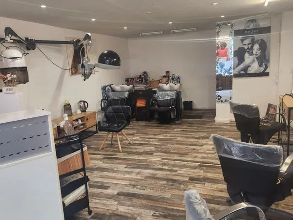 Salon de coiffure ,salon Esthétique