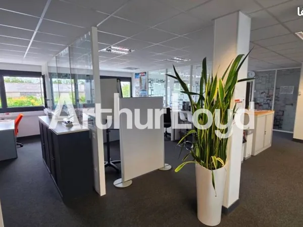 Local 4112 m² CARPIQUET