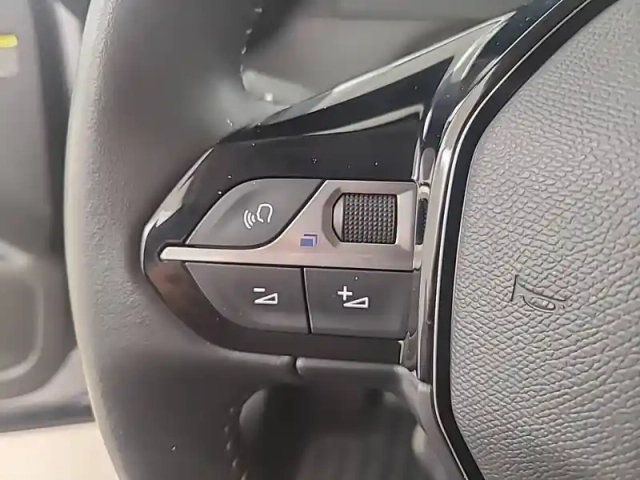 Peugeot 2008 electrique 136 ch — photo 45