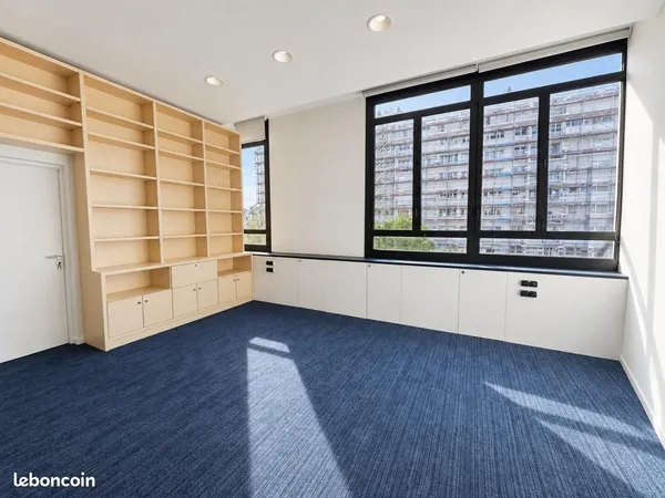 Bureaux 1 155 m²