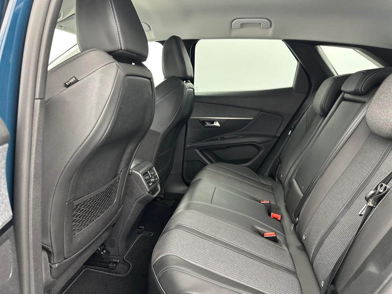 Peugeot 3008 hybrid 225 e-eat8 allure pack — photo 12
