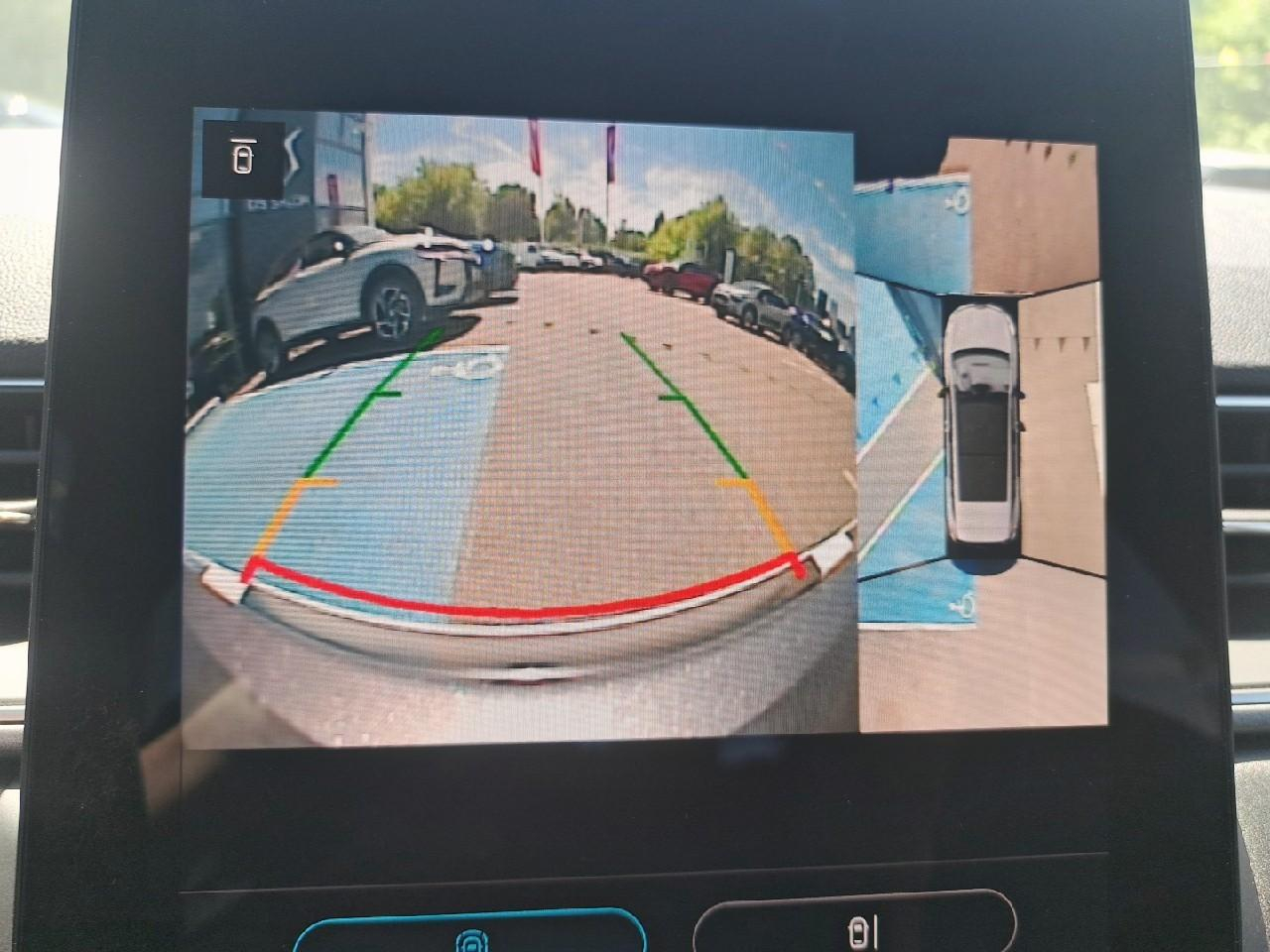 Renault Captur mild hybrid 160 edc techno — photo 24
