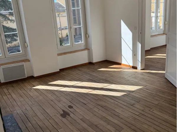 Grand f2 lumineux Charleville