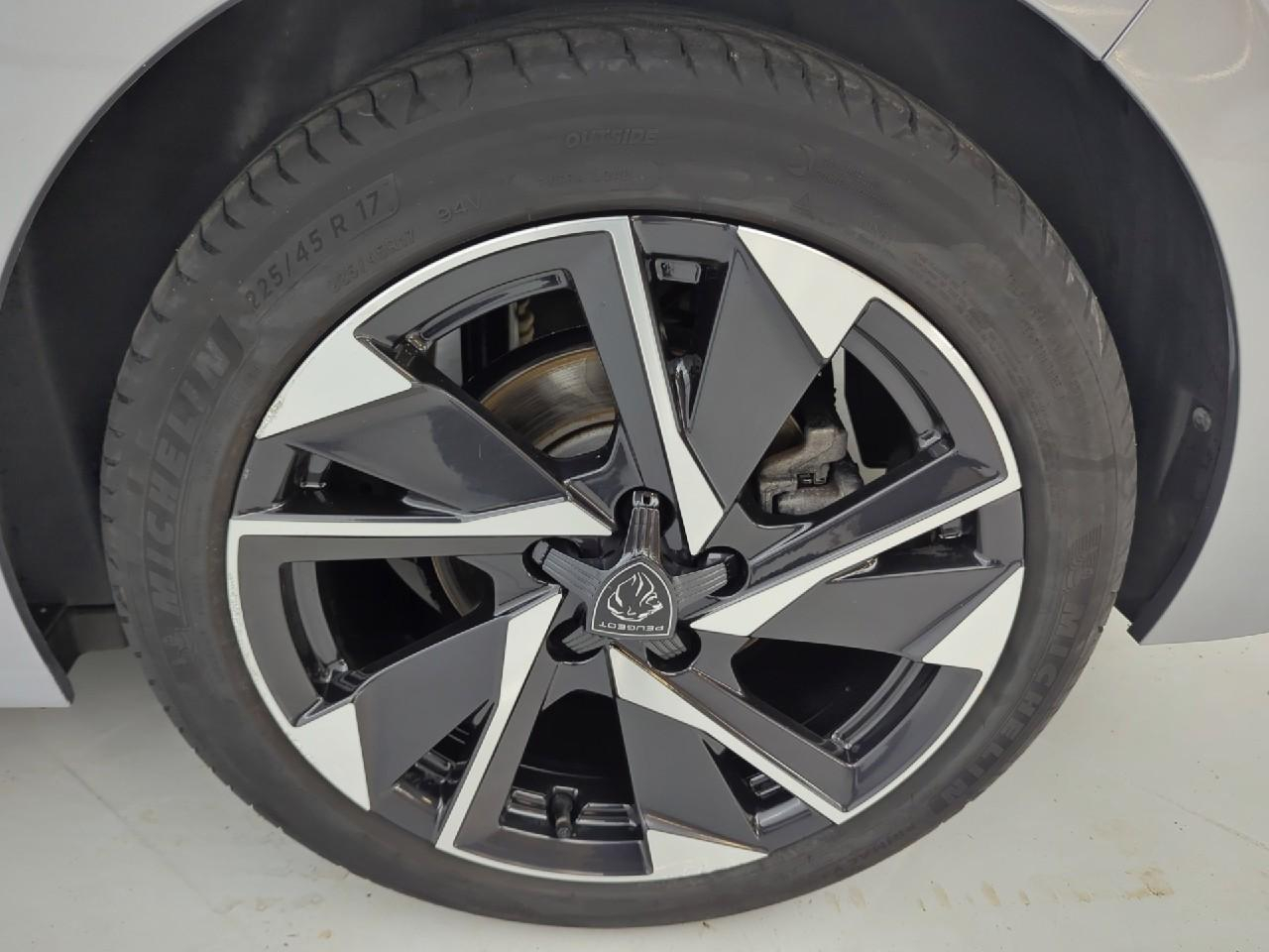 Peugeot 308 bluehdi 130ch s&s eat8 allure pack — photo 17