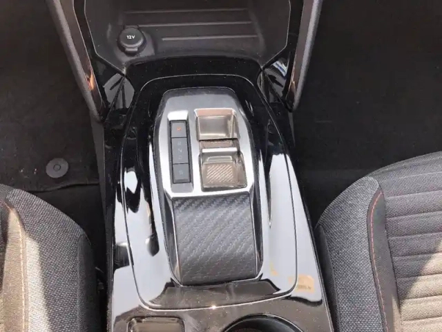 Peugeot 208 electrique 50 kwh 136ch — photo 14