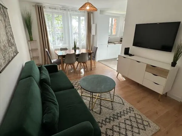 30.GARD.NIMES. Appartement traversant de 62 m² entièrement rénové