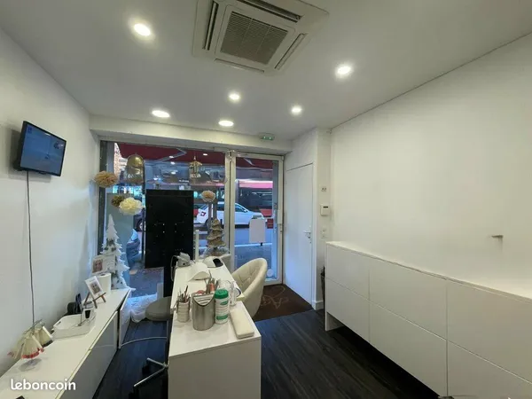 LOCAL COMMERCIAL 60 m² NICE