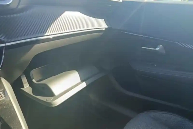 Peugeot 208 electrique 50 kwh 136ch — photo 30