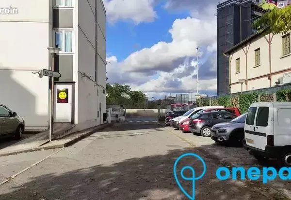 Parking/box 12 m² ST DENIS