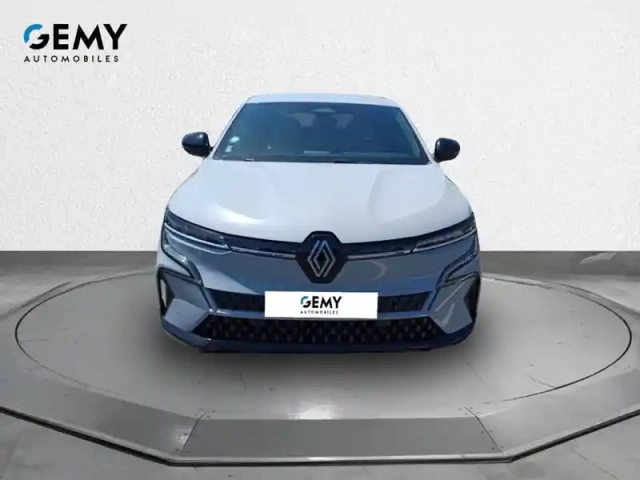 Renault Megane e-tech ev60 220 ch super charge — photo 2