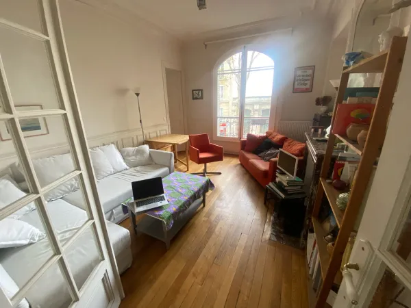 Propose sous-location chambre dans colocation 85m² - Paris 19ème Buttes Chaumont du 25 juillet au 1e