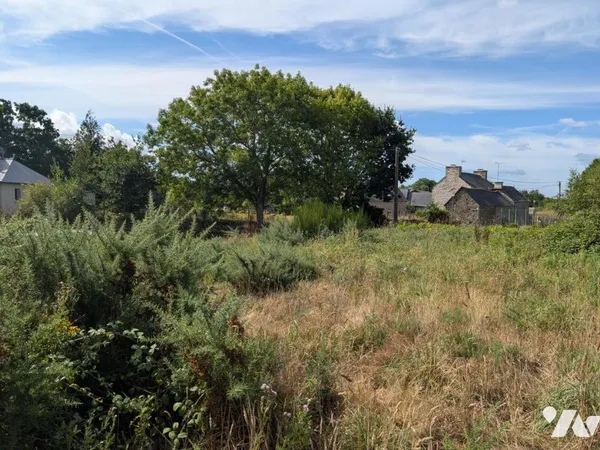Terrain 895 m²