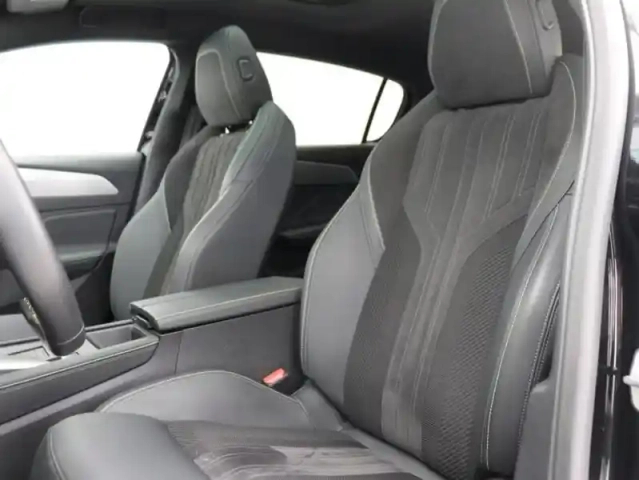 Peugeot 308 phev 225ch gt pack e-eat8 — photo 9