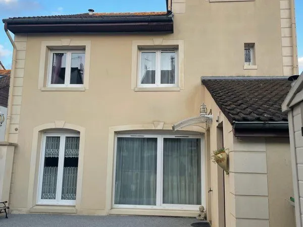 Maison individuelle avec jardin