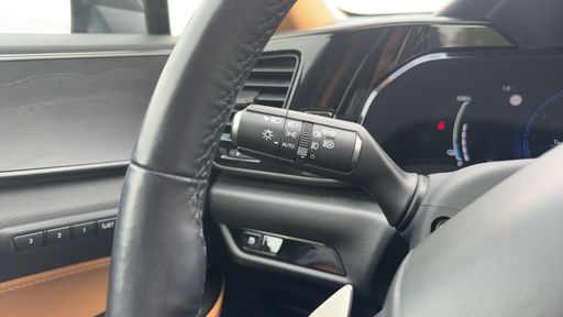 Lexus NX 450h+ 2.5 VVT-i 309 Plug in Hybrid CVT - Executive – 2022 – 73653 km – Hybride rechargeable – Boîte Automatique — photo 9