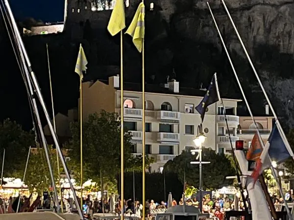 Cassis t2 emplacement exceptionnel