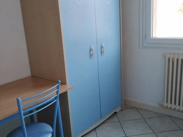 Studio 17m² à 100m Lycée et hôpital