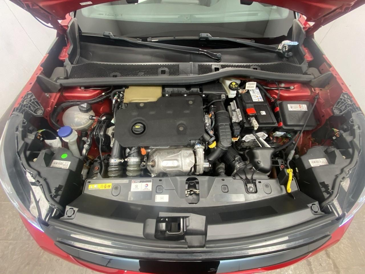 Peugeot 2008 bluehdi 130 s&s eat8 gt — photo 14