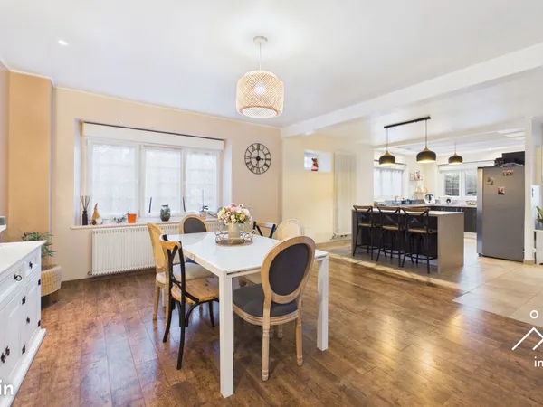 Maison 7 pièces 237 m²