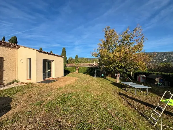 Maison de plain pied à Peymeinade