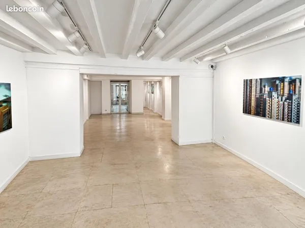 Commerce 126 m²