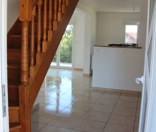 Pavillon de 96 m² avec jardin et terrasse privative - À 5 min de la Suisse